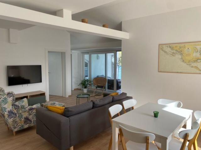 Apartments Vala Grebastica Luaran gambar